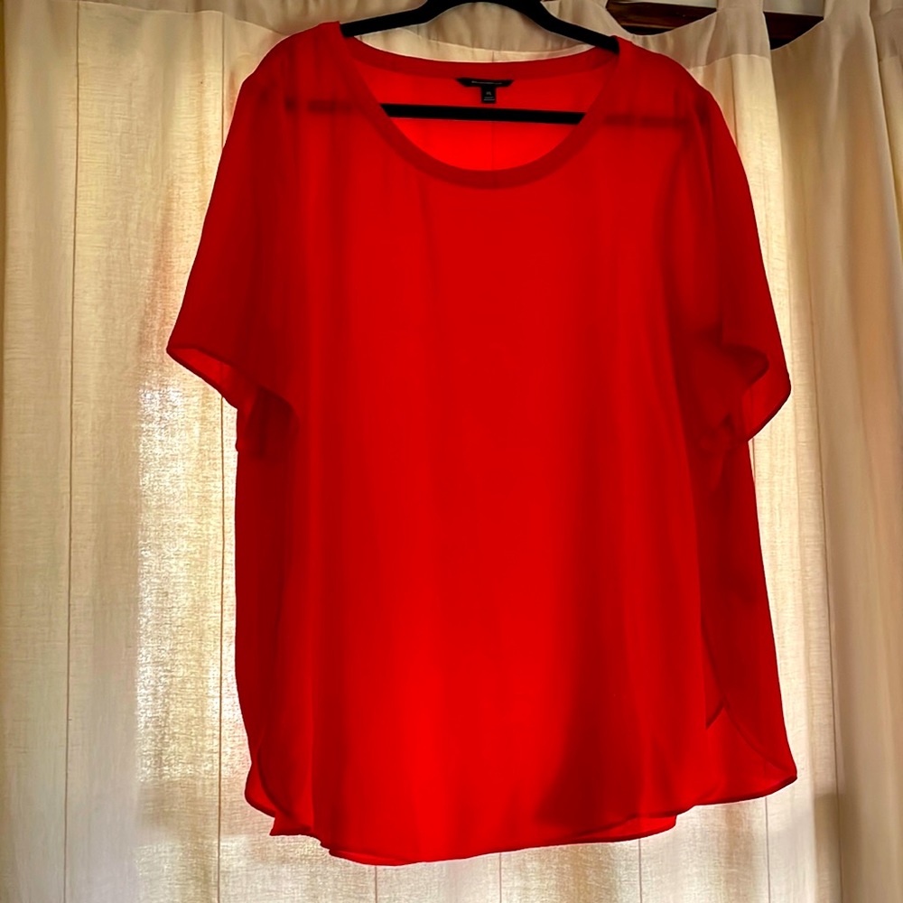 Banana Republic Red Short-sleeved Blouse in great condition Size XL